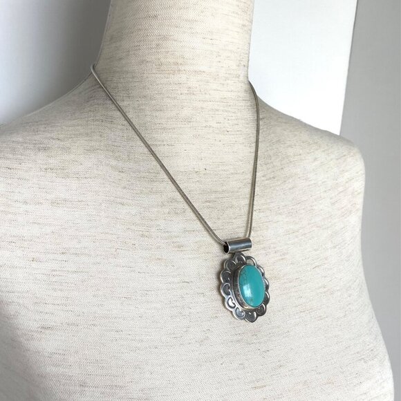 Sterling Silver 925 Mexico Large Oval Faux Turquoise Floral Pendant Necklace - Picture 6 of 16